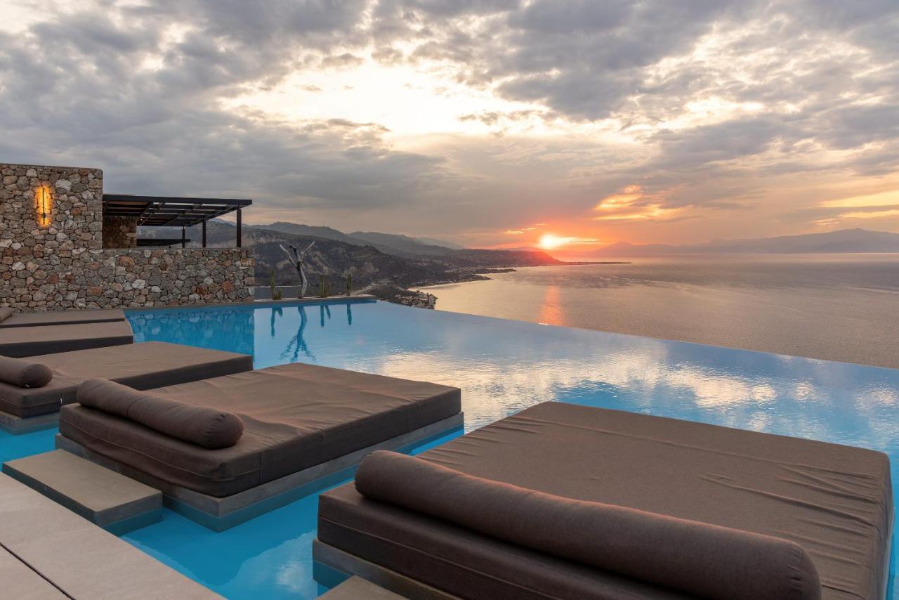 ​Le Grand Bleu Resort Derveni Exterior foto